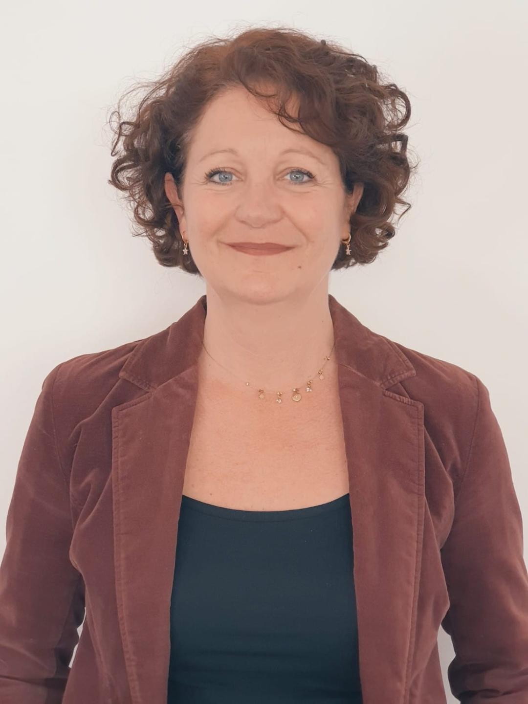 Portrait de Sophie Sirgue, formatrice en intelligence artificielle et en management